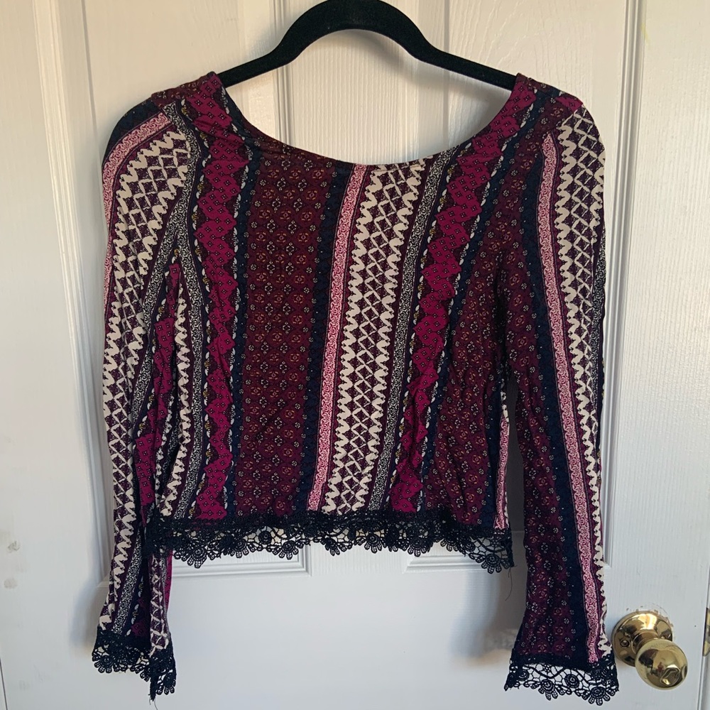 H&M, Purple Print Bell Bottom Sleeves with Black Lace and Open Back, Size: 2